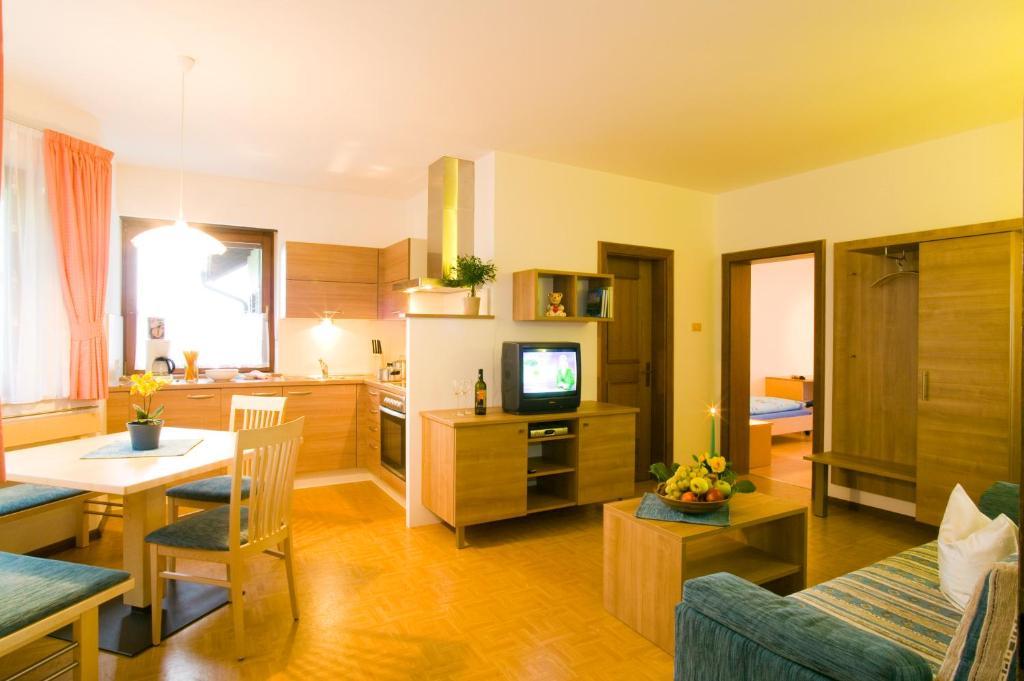 Appartements Peilerhof Cermes Exteriör bild